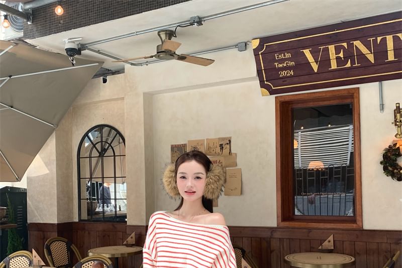 Loose-Fit Off-Shoulder Pullover with Stripes