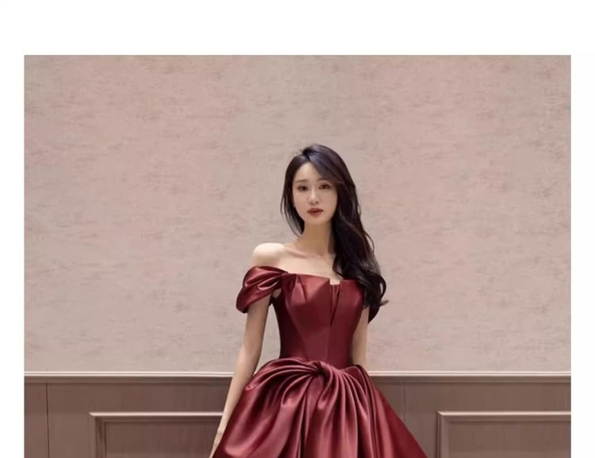 Sleeveless Off Shoulder Plain Bow Satin A-Line Evening Gown