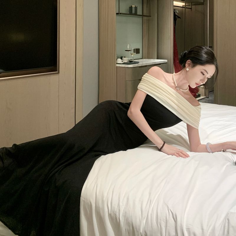 Off-Shoulder Two Tone A-Line Evening Dress