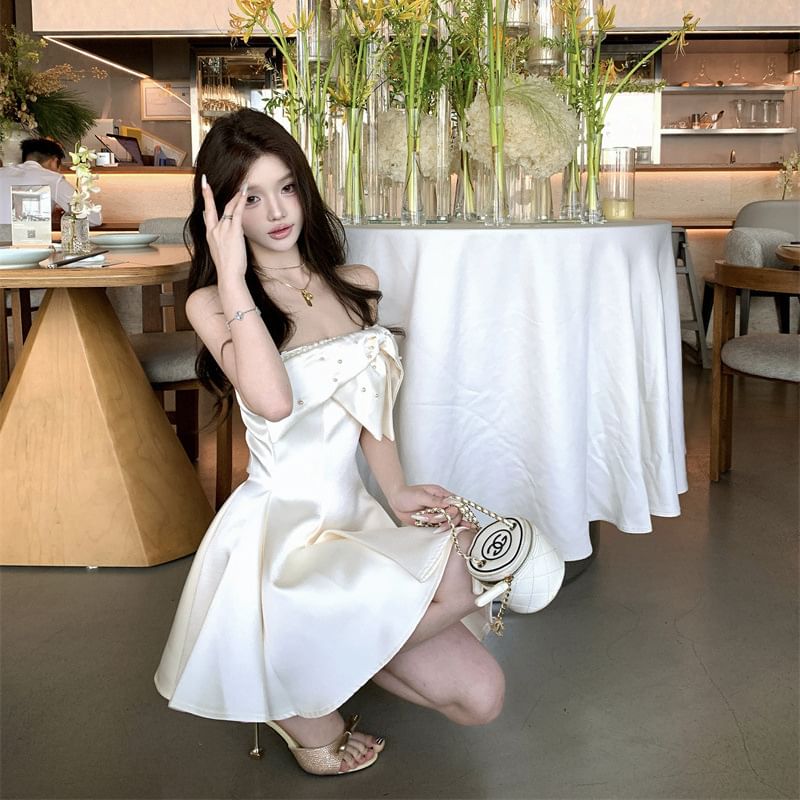 Strapless Plain Faux Pearl Bow Mini A-Line Cocktail Dress