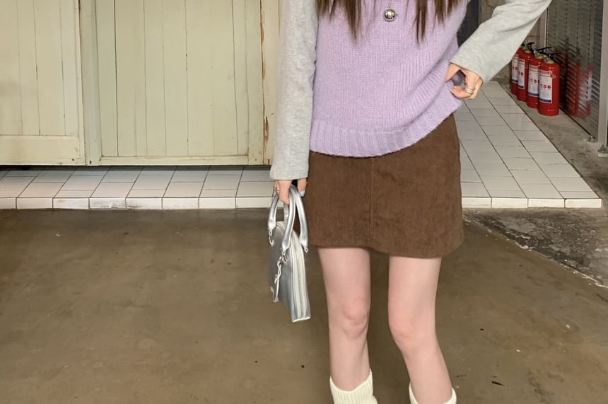 Crewneck Long-Sleeve Tee Paired with Sleeveless Knit
