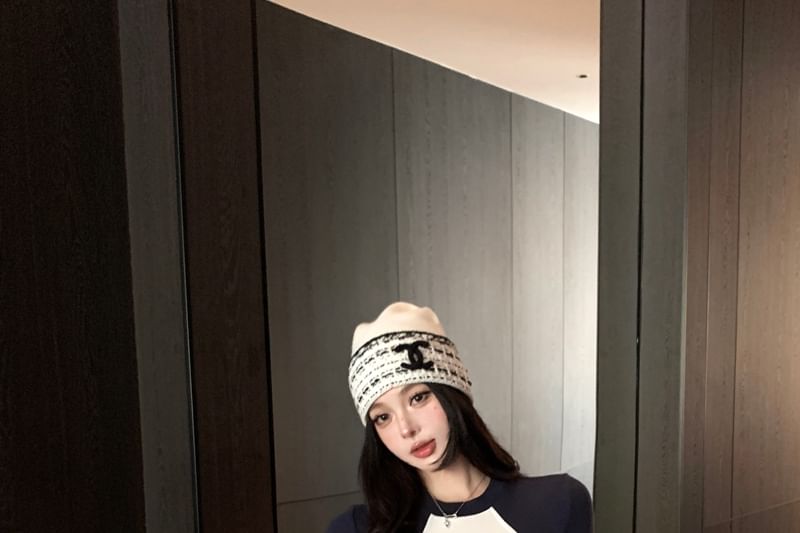 Two-Tone Crewneck Top with Long Sleeves