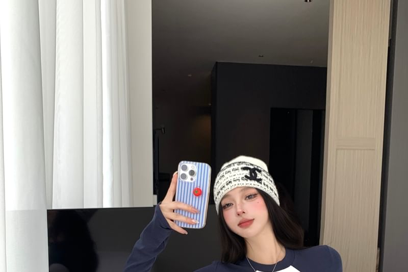 Two-Tone Crewneck Top with Long Sleeves