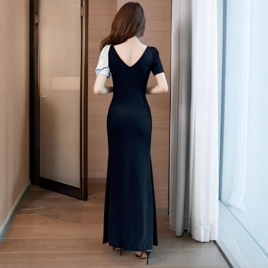 Short Sleeve V-Neck Two Tone Slit Trumpet Evening Dress