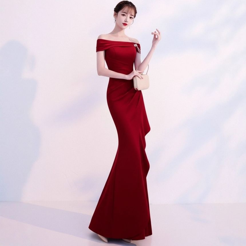 Sleeveless Off Shoulder Plain Trumpet Evening Gown