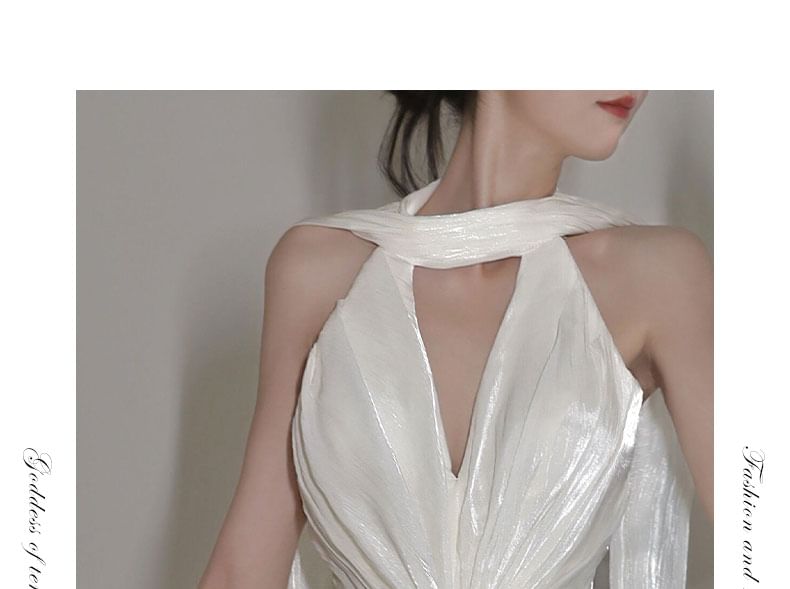Halter V-Neck Plain Ruched Slit Mermaid Wedding Gown