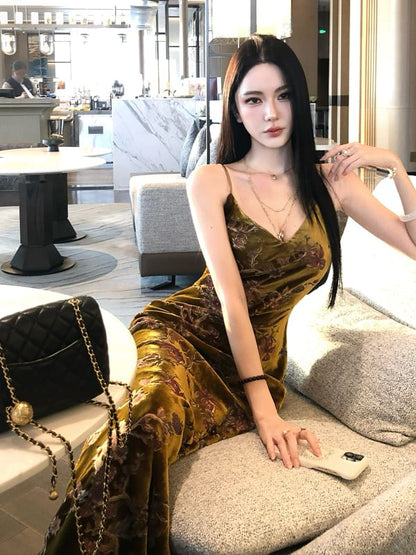 Spaghetti Strap V-Neck Floral Velvet Mermaid Evening Gown