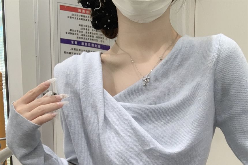 Asymmetrical Knit V-Neck Long Sleeve Top
