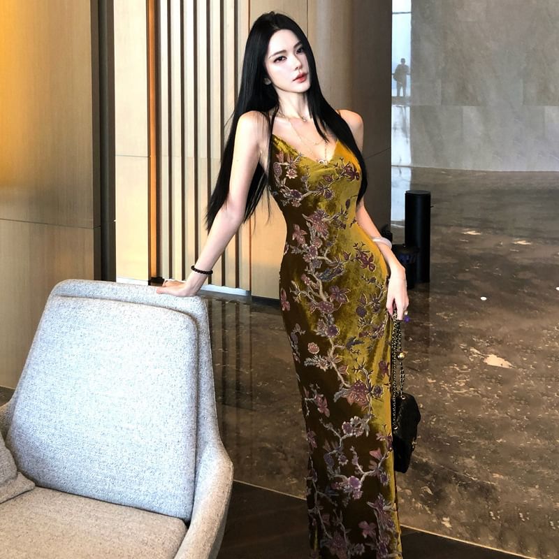 Spaghetti Strap Velvet Embroidered Sheath Evening Gown
