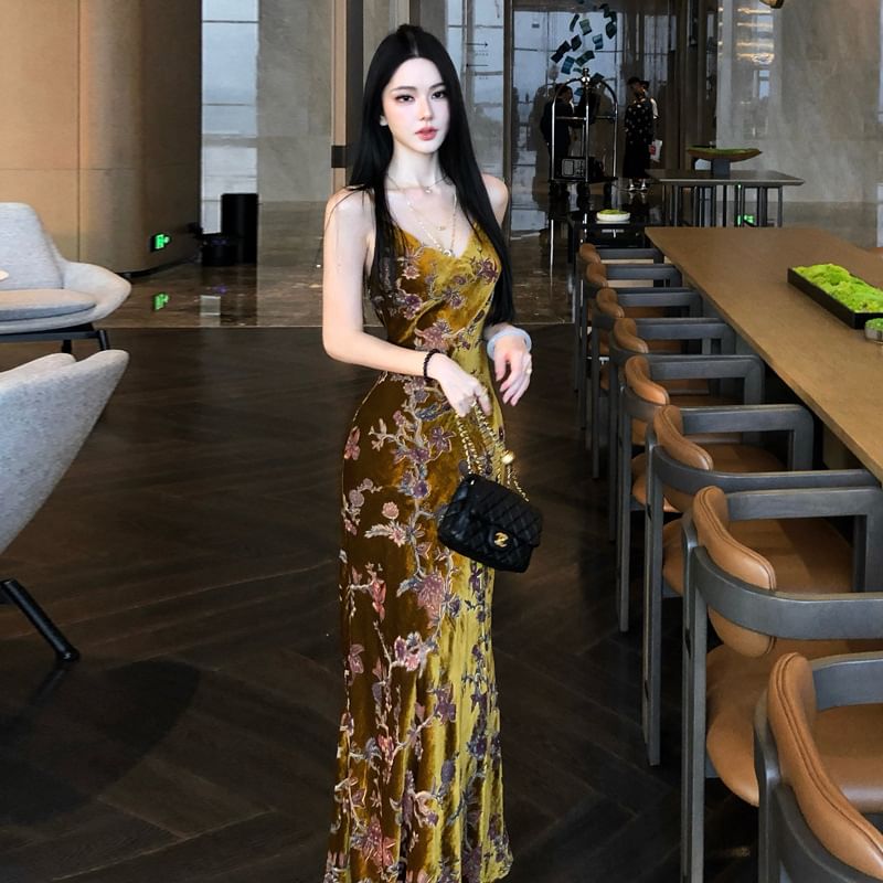 Spaghetti Strap Velvet Embroidered Sheath Evening Gown