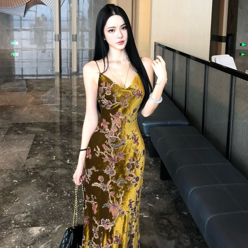 Spaghetti Strap Velvet Embroidered Sheath Evening Gown
