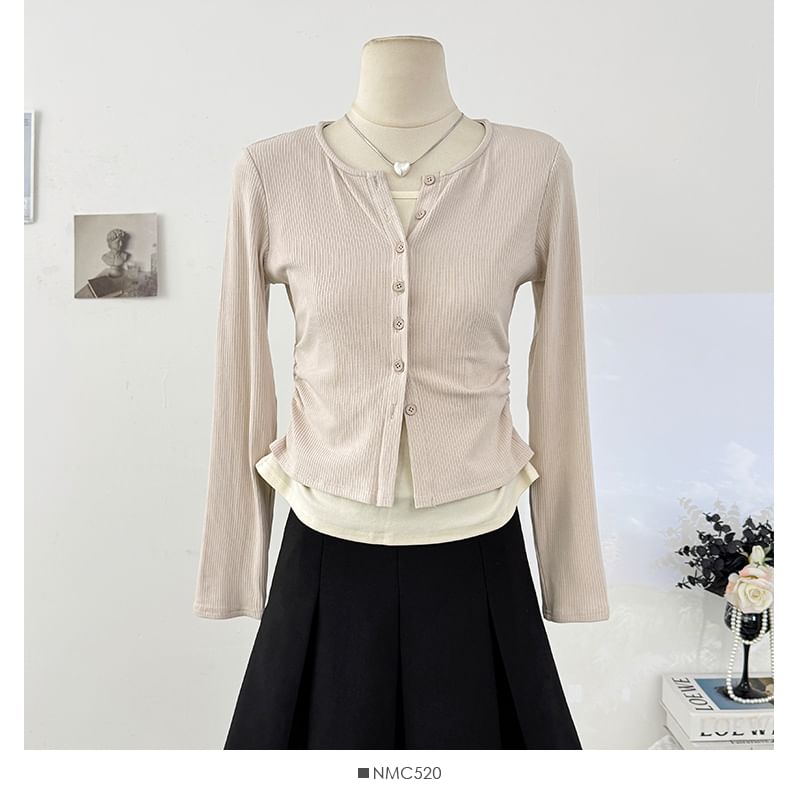 Two-Tone Ruched Button Crop Top with Crew Neck and Long Sleeves