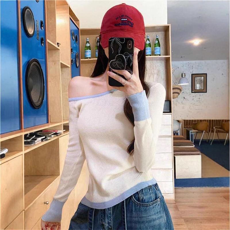 Off-Shoulder Ribbed Knit Slim Top with Contrast Trim