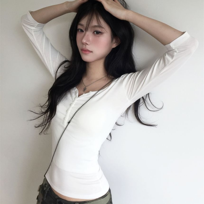 Scoop Neck Slim-Fit Crop Tee