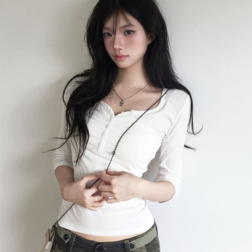 Scoop Neck Slim-Fit Crop Tee