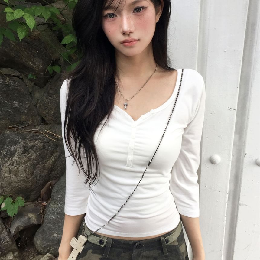 Scoop Neck Slim-Fit Crop Tee