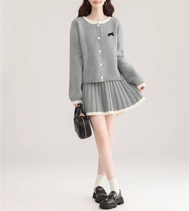 Set: Round Neck Contrast Trim Cardigan + High Waist Mini Pleated Skirt