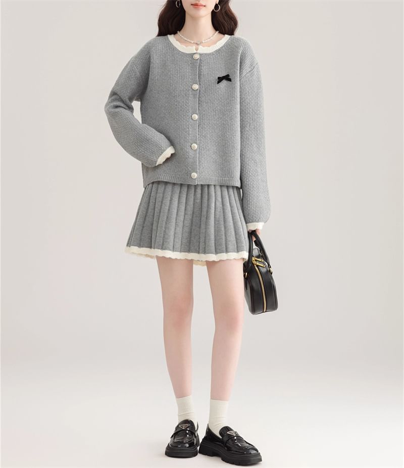 Set: Round Neck Contrast Trim Cardigan + High Waist Mini Pleated Skirt