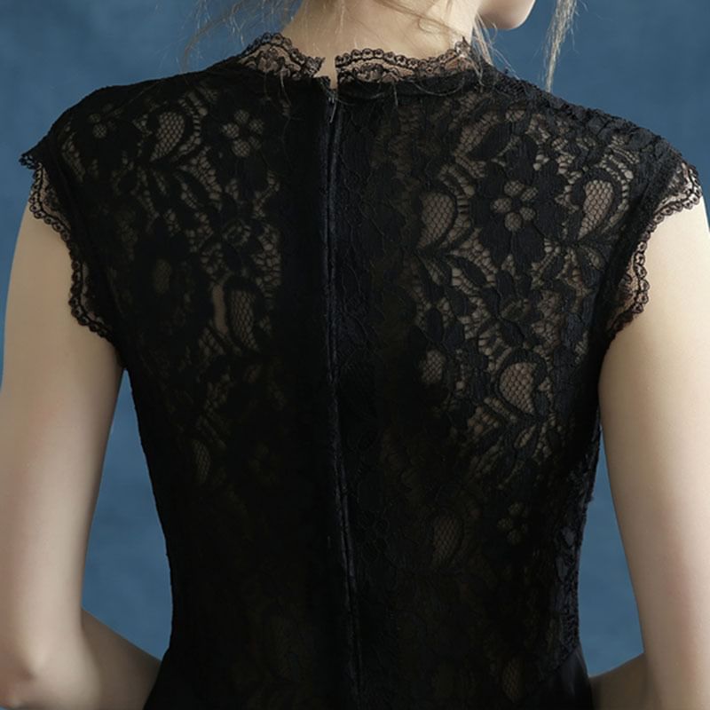 Cap-Sleeve V-Neck Lace A-Line Evening Gown
