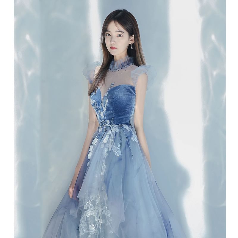 Cap-Sleeve Floral Embroidery Mesh A-Line Evening Gown