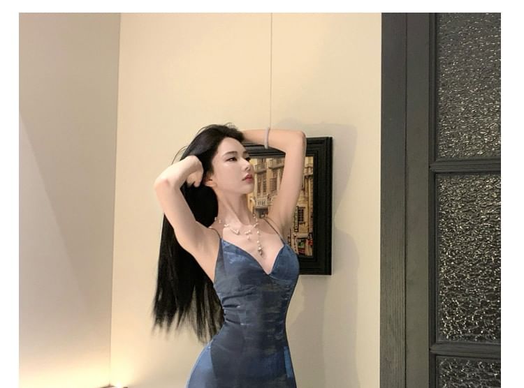 Spaghetti Strap V-Neck Plain Tiered Slit A-Line Evening Gown