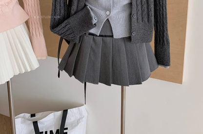 Round Neck Mock Two Piece Cable Knit Cardigan