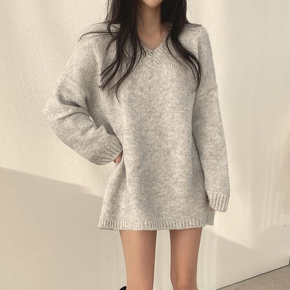 Classic V-Neck Knit Sweater in Solid Color