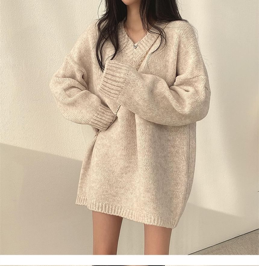 Classic V-Neck Knit Sweater in Solid Color