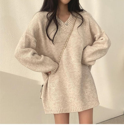 Classic V-Neck Knit Sweater in Solid Color