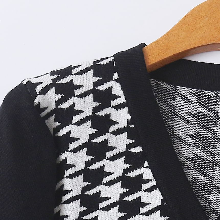 V-Neck Houndstooth Cardigan