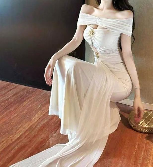 Strapless Lace Panel Ruched Mermaid Evening Gown