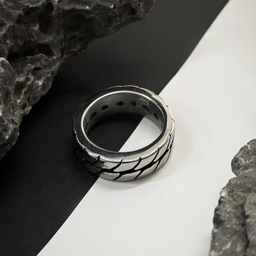 Metal Striped Open Ring