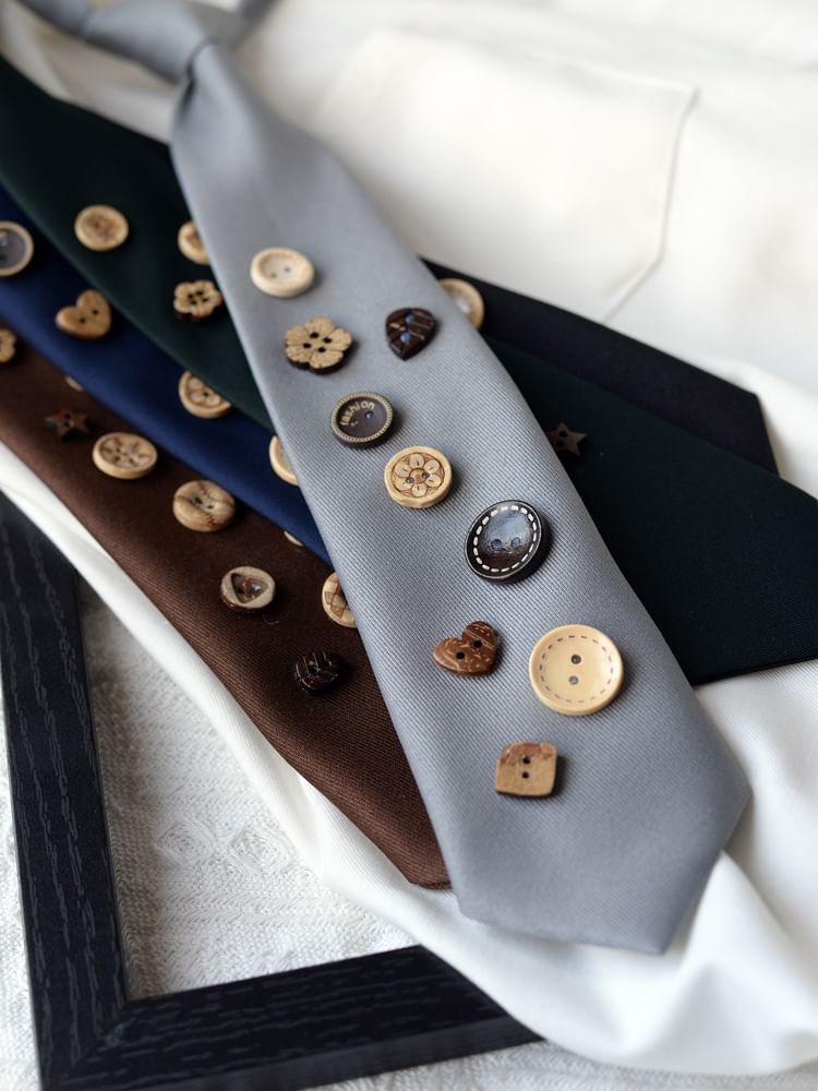 Button Detail Neck Tie