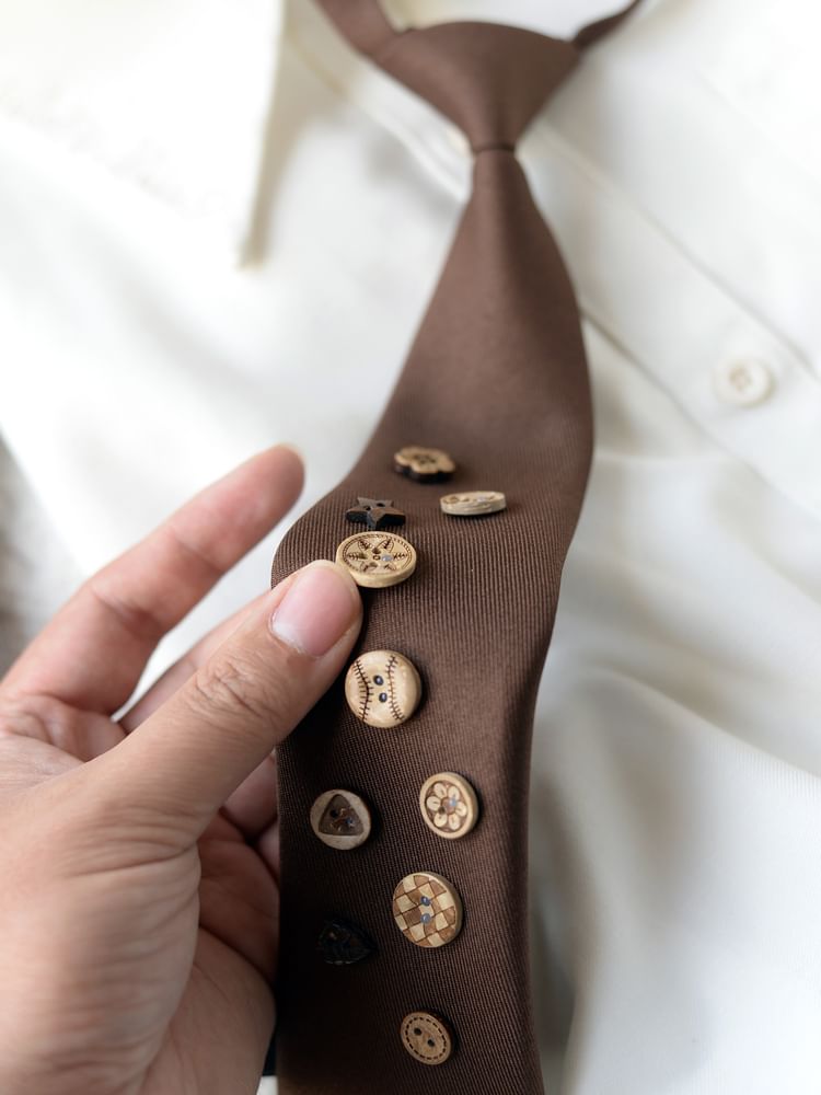 Button Detail Neck Tie