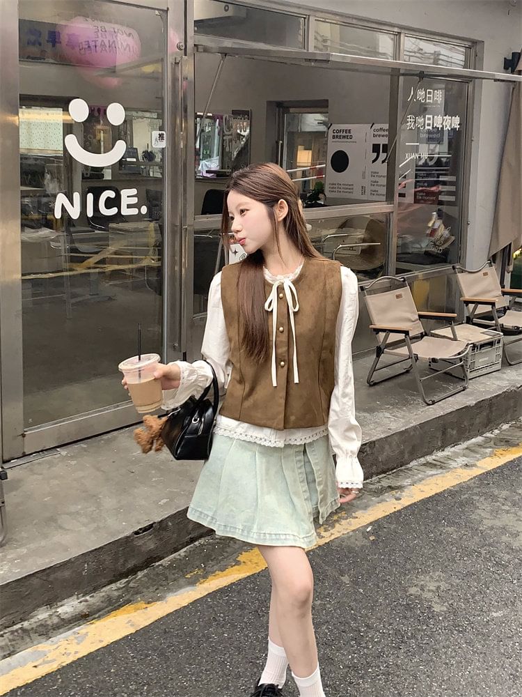 Crew Neck Button Up Vest / Extended Sleeve Tie Neck Lace Blouse