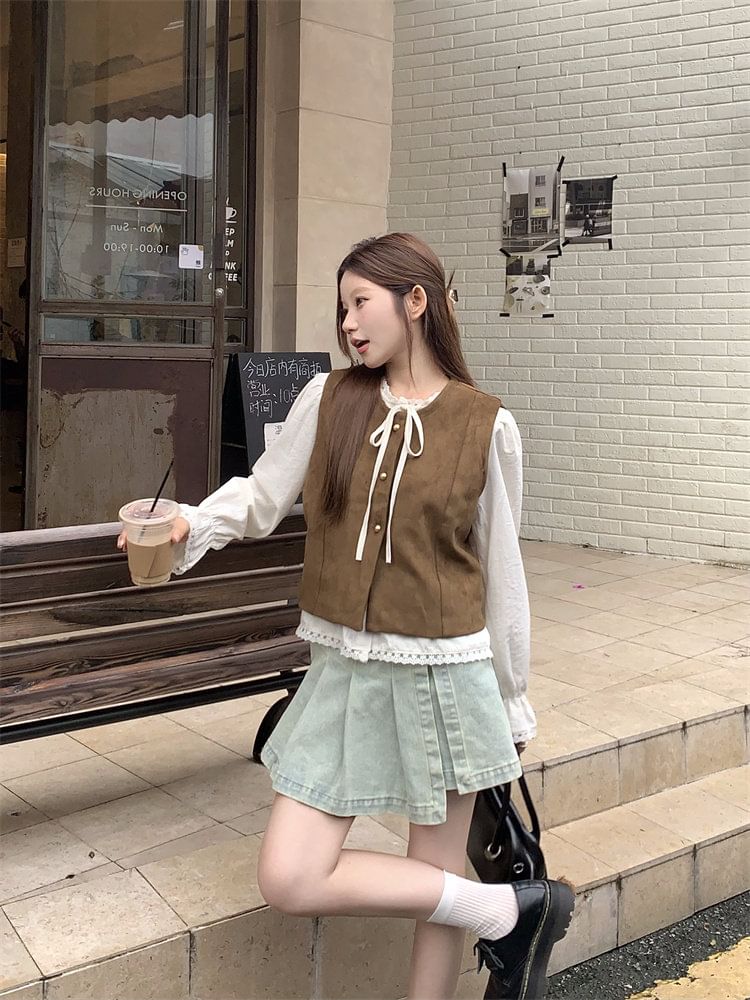 Crew Neck Button Up Vest / Extended Sleeve Tie Neck Lace Blouse