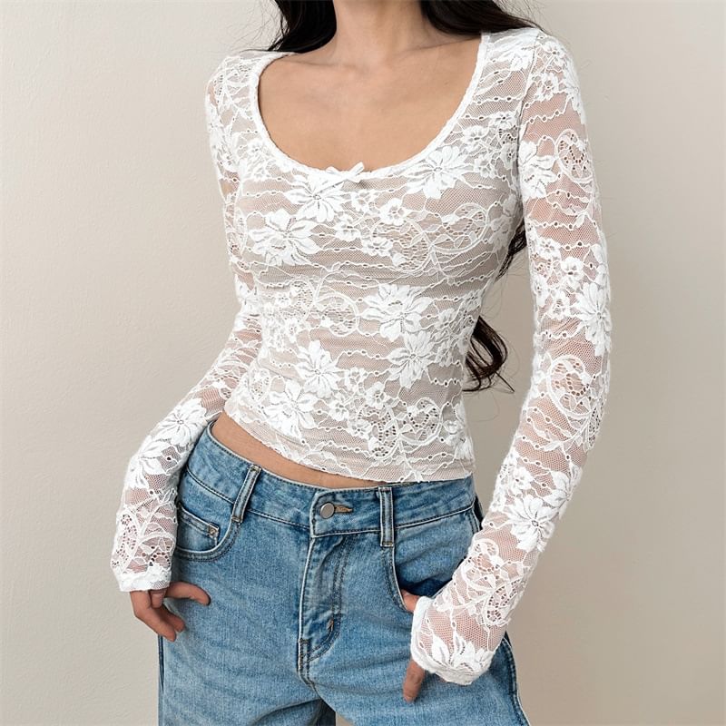 Slim Fit Scoop Neck Lace Crop Top