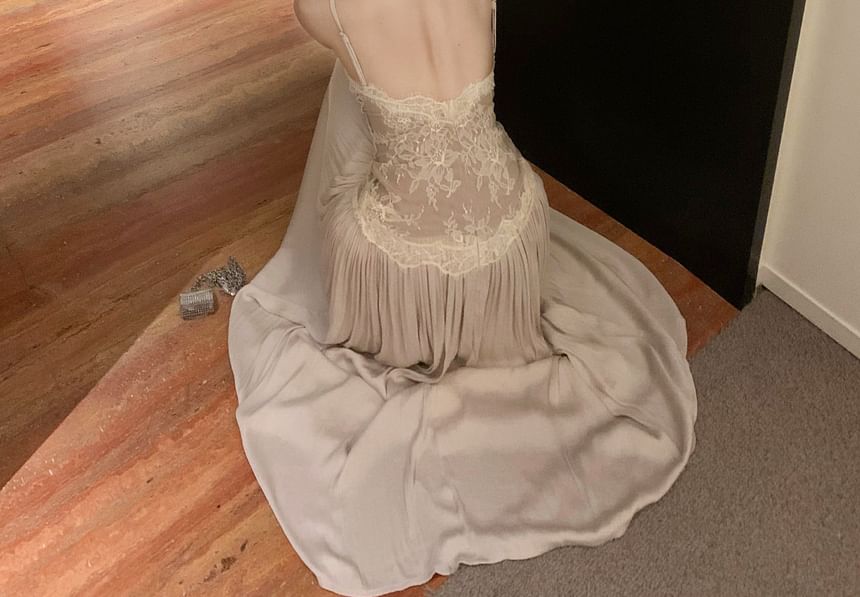 Halter Neck Lace A-Line Evening Gown