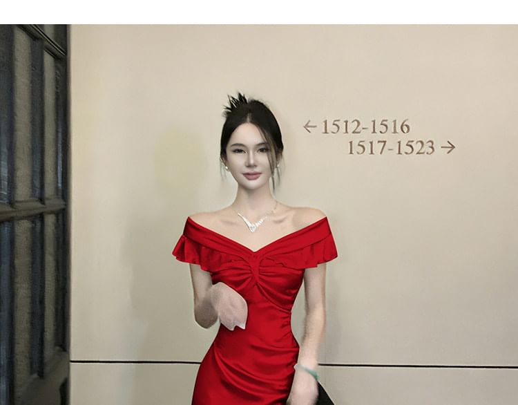 Off Shoulder Ruffle Plain A-Line Evening Gown