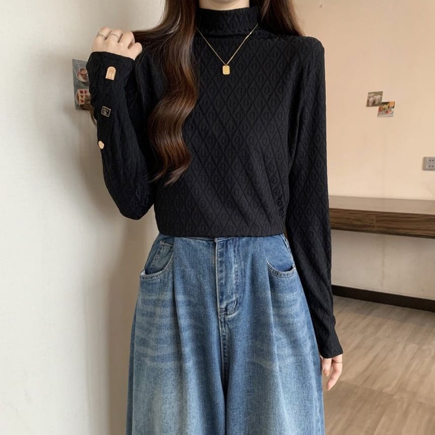 Textured Mock Neck Long Sleeve Pullover in Solid Tone