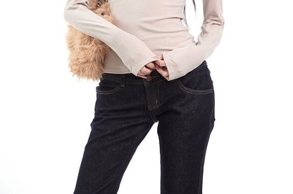 Extended-Sleeve V-Neck Cutout Cotton Tee