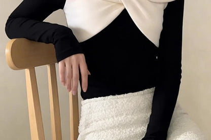 Twisted Two-Tone V-Neck Long Sleeve Top