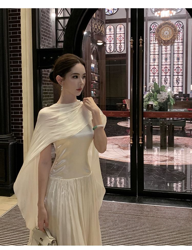 Halter Neck Plain Open Back A-Line Evening Gown