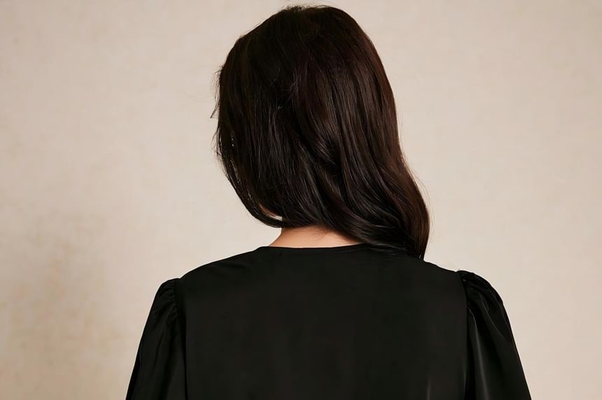 Short Sleeve V-Neck Lace Panel Crop Blouse