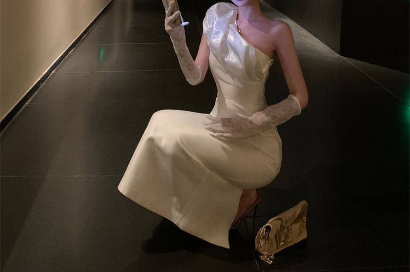 Sleeveless One-Shoulder Midi Sheath Cocktail Dress