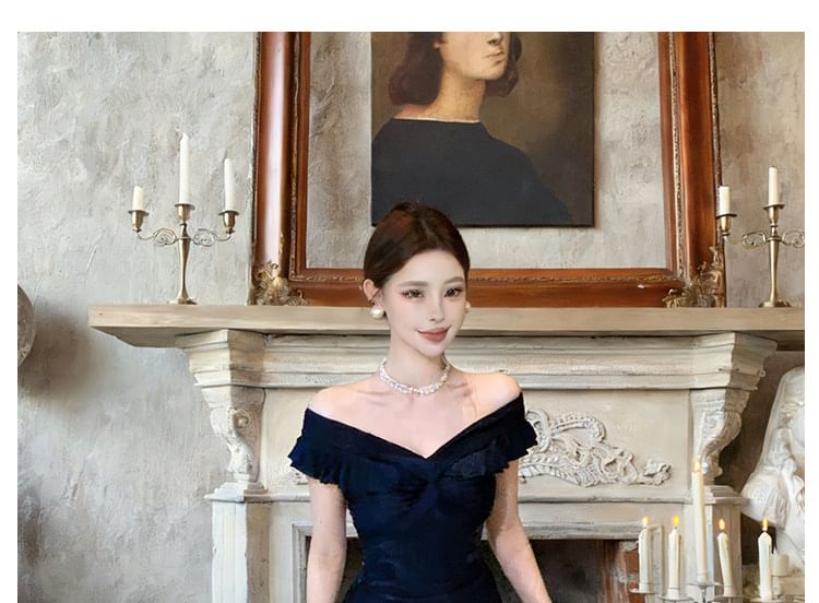 Off-Shoulder Plain Ruffle Trim Mermaid Evening Dress