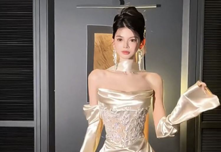 Off-Shoulder Lace Panel Satin A-Line Evening Gown