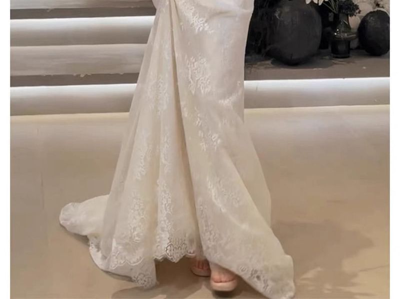 Long-Sleeve Sweetheart-Neckline A-Line Lace Wedding Gown