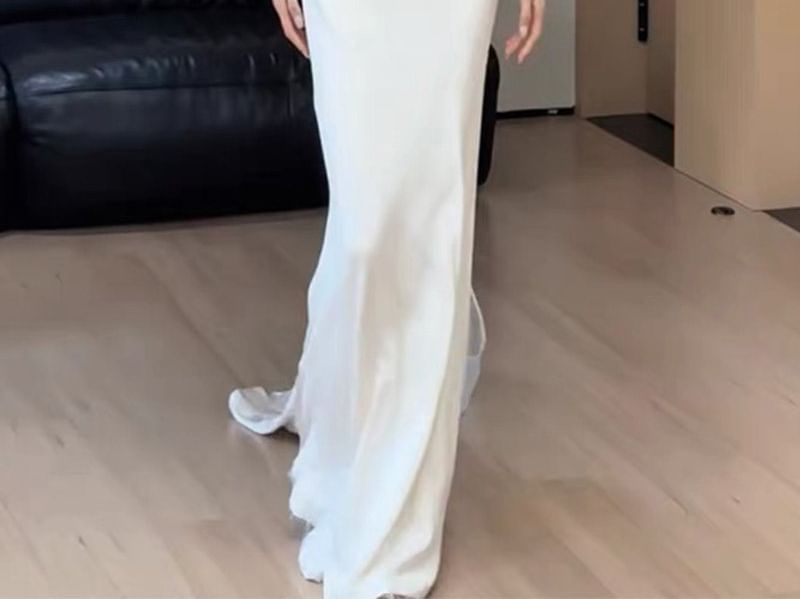 Puff-Sleeve V-Neck Mermaid Evening Gown