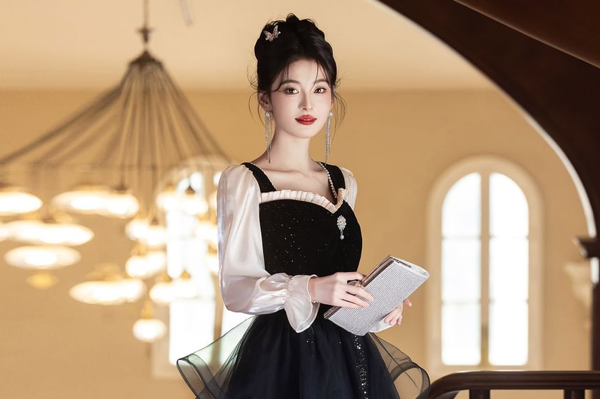 Puff-Sleeve Sweetheart-Neckline Glitter Mesh Ruffle A-Line Evening Gown